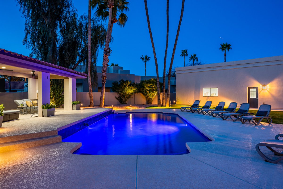Mav_Builders's tweet photo. We’re honored to be trusted with the important task of building safe, functional, and beautiful spaces.

#contractor #builder #construction #remodel #home #rental #AirBnb #generalcontractor #localbuilder #rentalproperty #maverickbuilders #Arizona #AZ https://t.co/479pYTGyKH