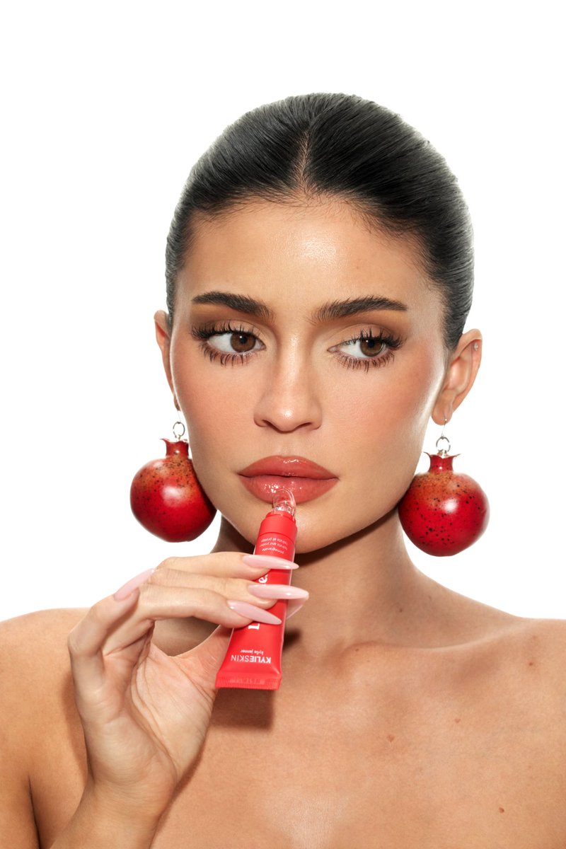 Kylie Cosmetics tweet media