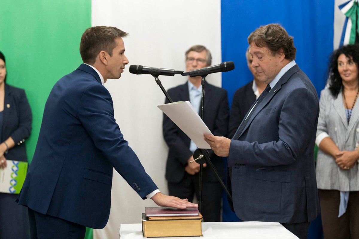 Acompañar la gestión, fortalecer el diálogo con los municipios y las comisiones de fomento, y trabajar en equipo y a fondo por cada rionegrino.

Nuevo desafío, allá vamos.
Gracias, <a href="/WeretilneckOK/">Alberto Weretilneck</a>, por la confianza.