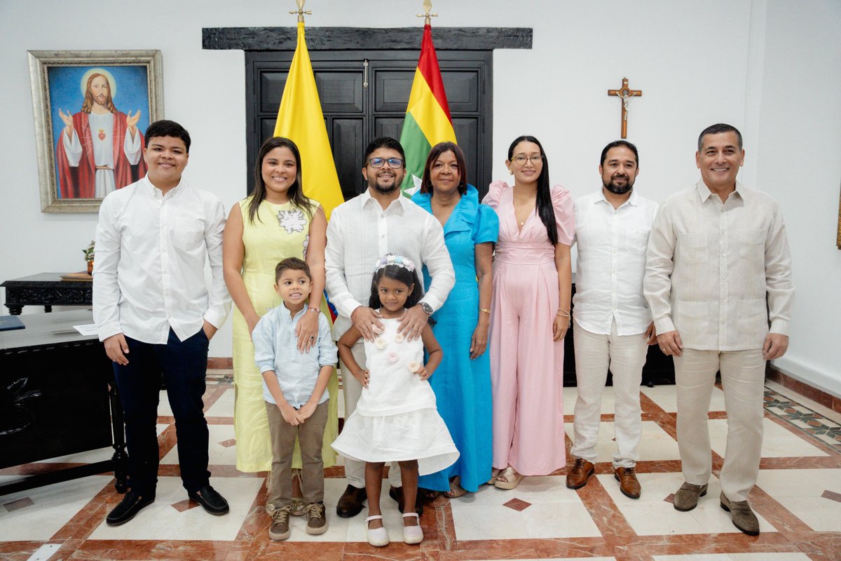 ✍🏻En la mañana de hoy, ante el alcalde <a href="/dumek_turbay/">Dumek Turbay Paz</a>, Emilio Molina Barboza tomó posesión como secretario de Planeación de Cartagena.

 📌Durante el acto protocolario, en el que estuvo acompañado de su familia, <a href="/EmilioMolina09/">Emilio Molina</a> aseguró que continuará trabajando por el ordenamiento