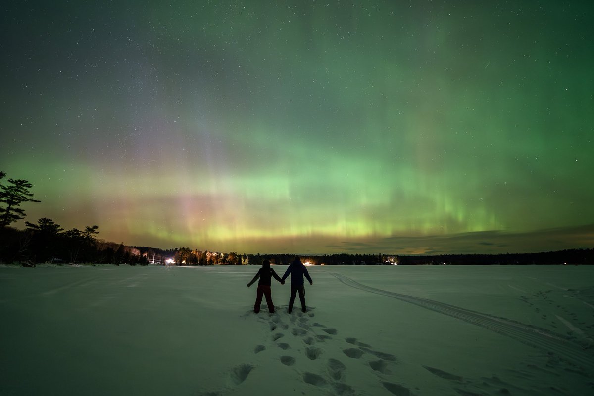 OnHighlands's tweet photo. Went for a winter walk. Accidentally walked into the universe.
📸 @a.m.creativ
📍Marble Lake, Bancroft
#ComeWander #OntariosHighlands #NortherLights #Winter #Bancroft #HastingsCounty #WildlyAuthentic #MarbleLake #Aurora #WinterWalk #WinterTimes #DiscoverOntario #DiscoverON #Ontario