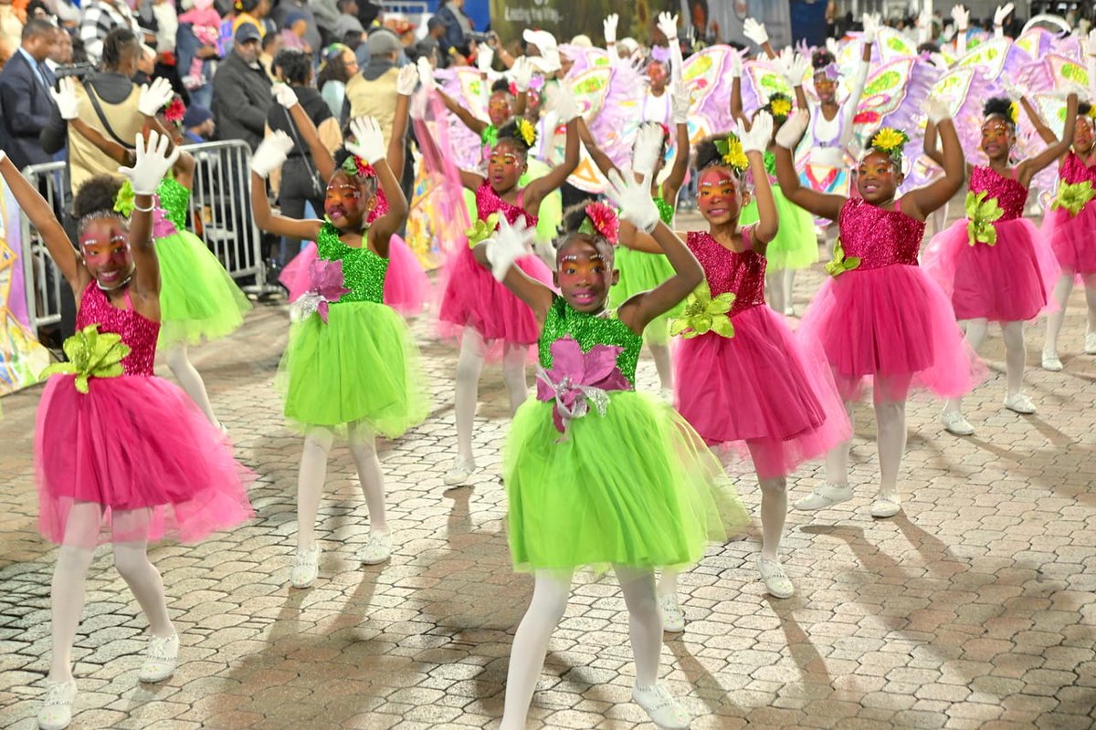 ZNSDigital's tweet photo. Junior Junkanoo!  The artistry of the youth, displayed in keen competition, downtown, January 29, 2026.   (BIS Photos/Kemuel Stubbs) https://t.co/zdGhQuCByn