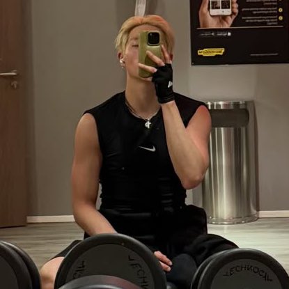 keehopost's tweet photo. SIR WE ARE NOT MENTALLY OKAY https://t.co/a0rJMD1lbZ