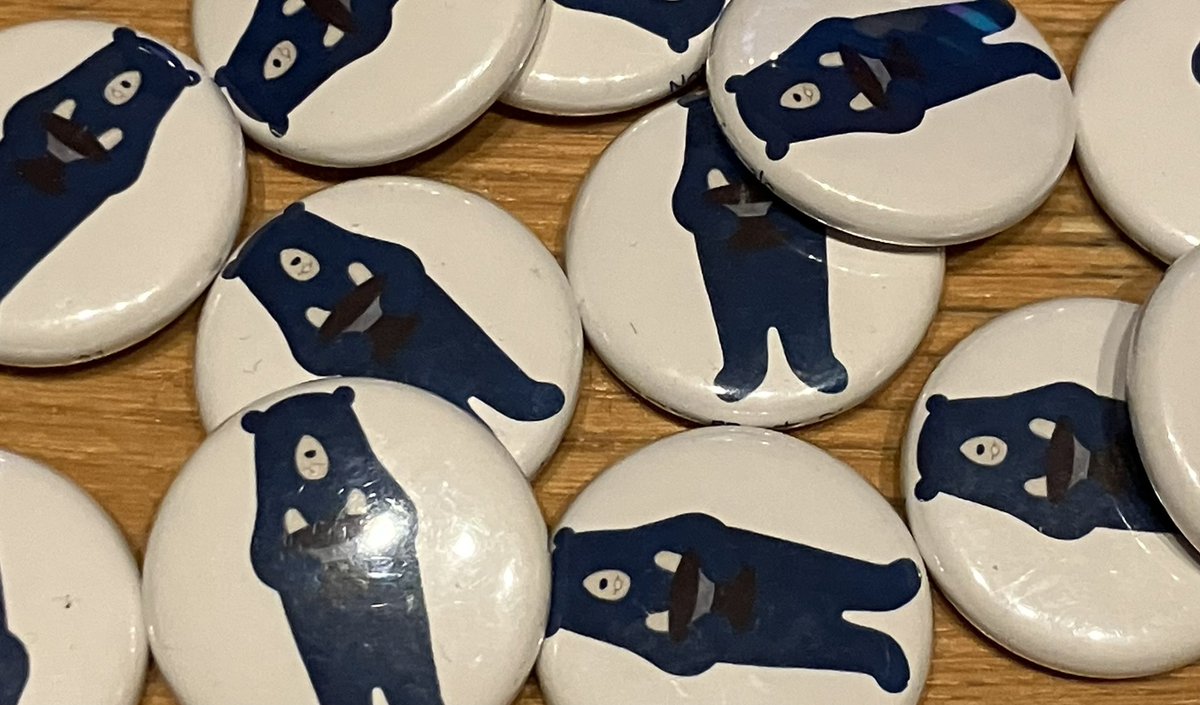 roron_'s tweet photo. バッヂの在庫が出て来たので…
数に限りがありますが、
京都の某雑貨店でお買い上げの方に
プレゼントしたいなぁ〜ʕ•ᴥ•ʔ

#うるしー
#雑貨店おやつ https://t.co/xOzrzd0KwT