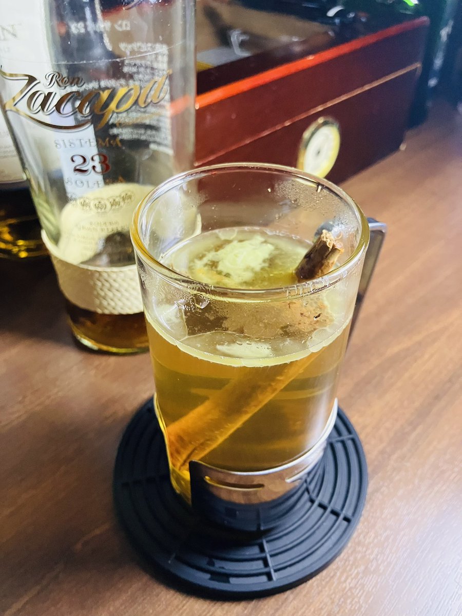 LarmanBar's tweet photo. バーラーマン、本日2/2（月）は、夜7時〜夜中3時まで営業

写真は『ホット・バタード・ラム』

個人的には、バターとハチミツなどを使い、ホットケーキみたいにやや甘めにするのが好きです（甘いもの好きなもので😅）。

#赤坂バー #東京バー #traveljapan #tokyobar #赤坂　　元放送作家　富山県出身 https://t.co/hzNichYmGN