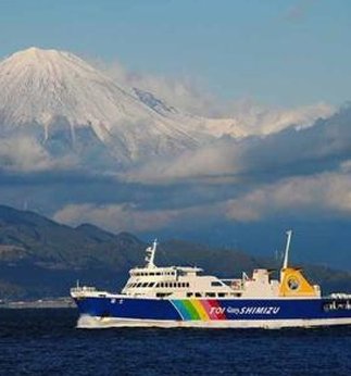 AbsoluteFans's tweet image. 映画鑑賞を午前休む 💂