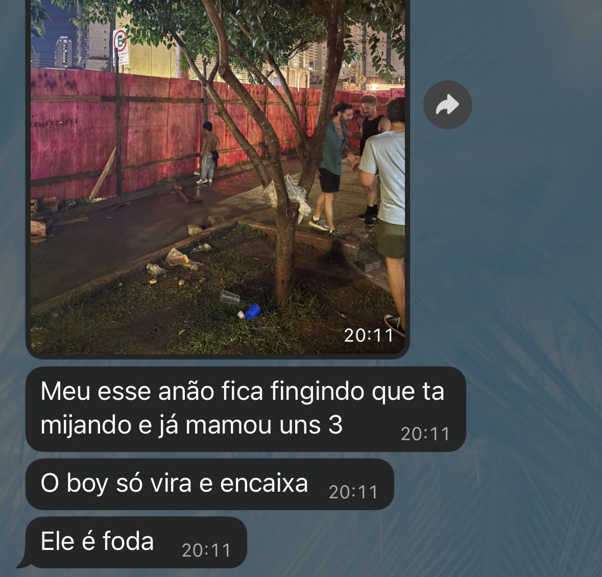 dando cigarro pra criança tweet media