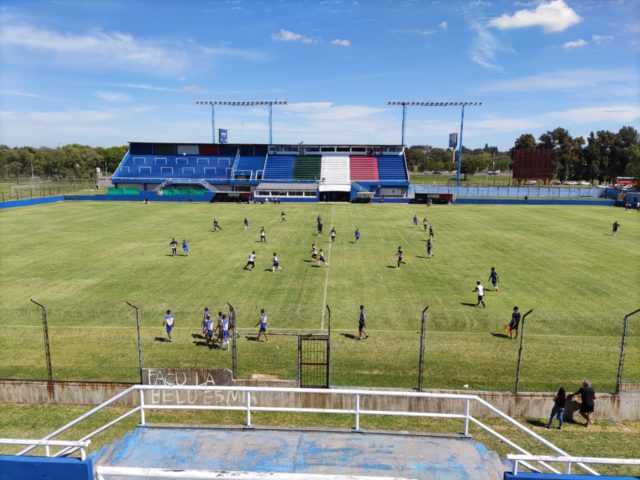 AMISTOSO: Sportivo Italiano se midión con la reserva de Banfield. Sportivo Italiano, con la direccion tecnica de Matias Gimenez realizó encuentro de temporada frente a la reserva de Banfield ganando 2 a 0 con goles de Guzman y Bifiguer. Por Oscar Mazzetti todosunotvdeportes.com.ar/info.php?id=11…