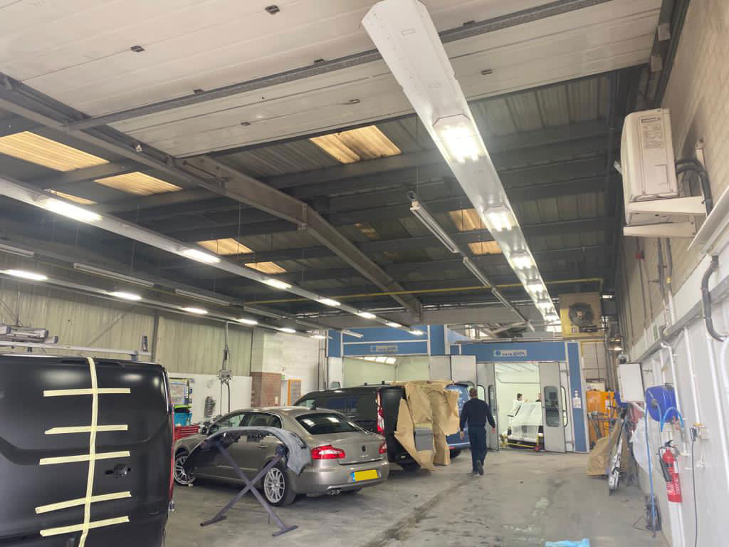 4ElmsGroup's tweet photo. Fix Auto Rochester cover every aspect of accident repair in the Chattenden area. We have a team of highly skilled technicians, latest equipment &amp; modern workshop, which ensures all vehicle repairs are completed to the highest of standards.
#AccidentRepair #VehicleRepairs https://t.co/HSX3YVao5q