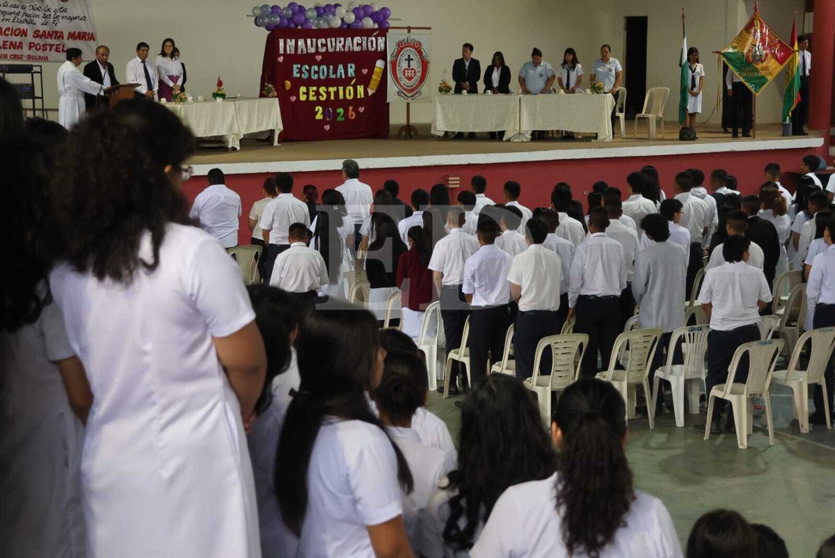 grupoeldeber's tweet image. Diferentes colegios realizan la inauguración de la gestión escolar 2026. 
📌Manténgase informado en eldeber.com.bo

#ElDeber #Clases #Bolivia 
📸Juan Carlos Torrejón