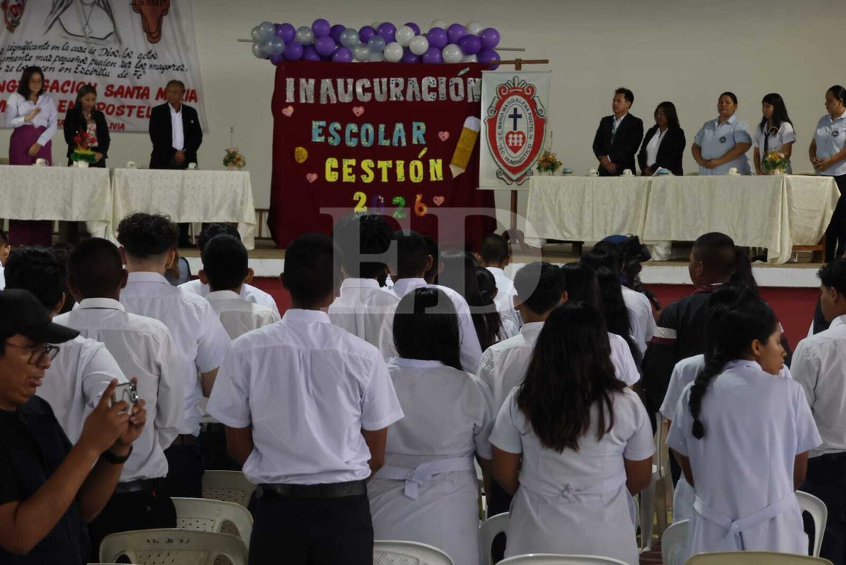grupoeldeber's tweet image. Diferentes colegios realizan la inauguración de la gestión escolar 2026. 
📌Manténgase informado en eldeber.com.bo

#ElDeber #Clases #Bolivia 
📸Juan Carlos Torrejón