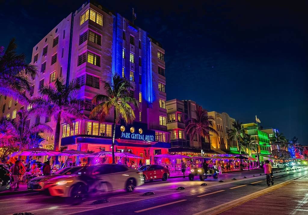 mikitaposts's tweet photo. Miami is like a million times better than Dubai. The only reason anyone would prefer Dubai is because they can’t get a visa to visit Miami. https://t.co/5Rc5MY3196