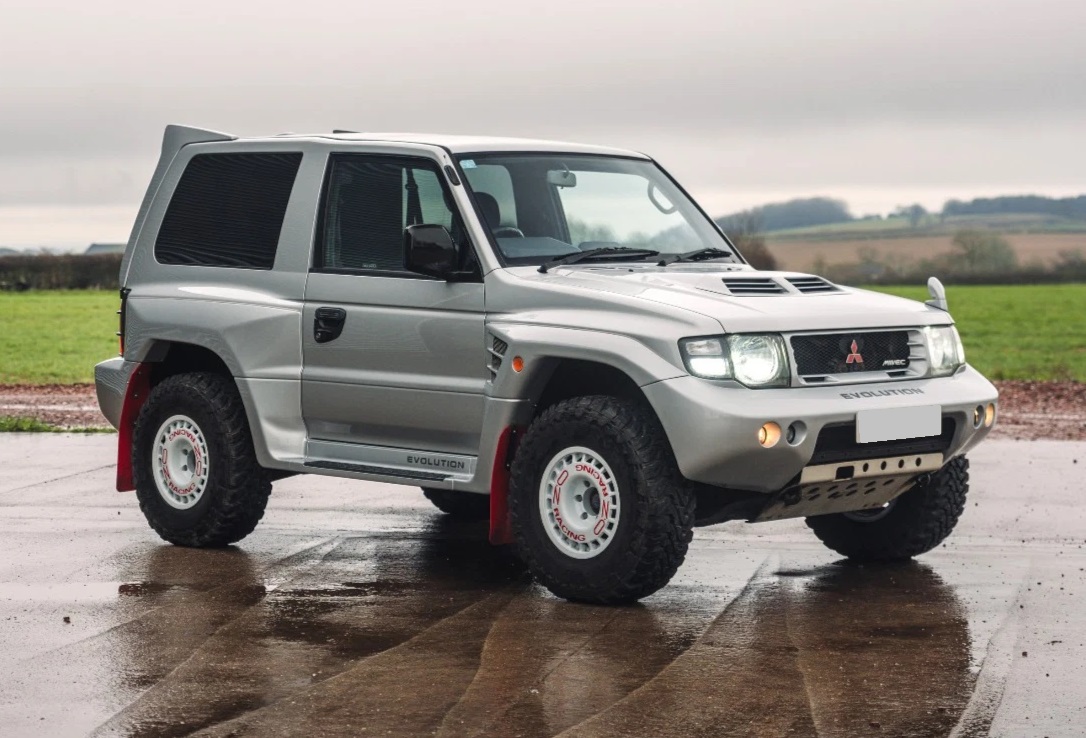 realUNICARNS's tweet photo. 1997 Mitsubishi Pajero Evolution for sale int he UK. Price on eBay Ad: https://t.co/iuH1neq78h https://t.co/3JprhKklJr