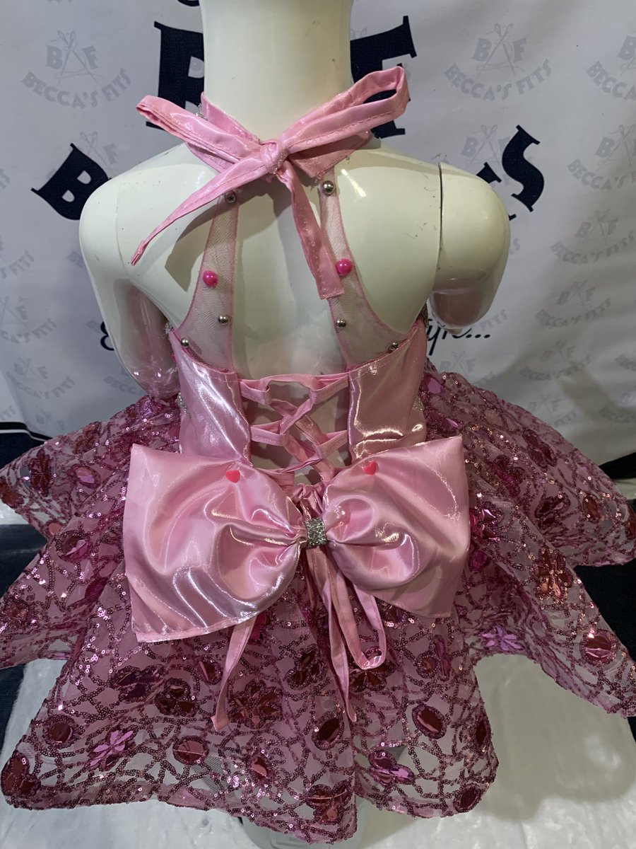 beccasfits's tweet photo. Oouuuuu. Lovabelle 💕🪩
Detail-led design.

Custom-made outfit @beccasfits

DM to order… 🌍🚚✈️

#Beccasfits #BirthdayDress #Ballgown #CustomMadeKidswear #KidsFashion https://t.co/0uydp5kyPB