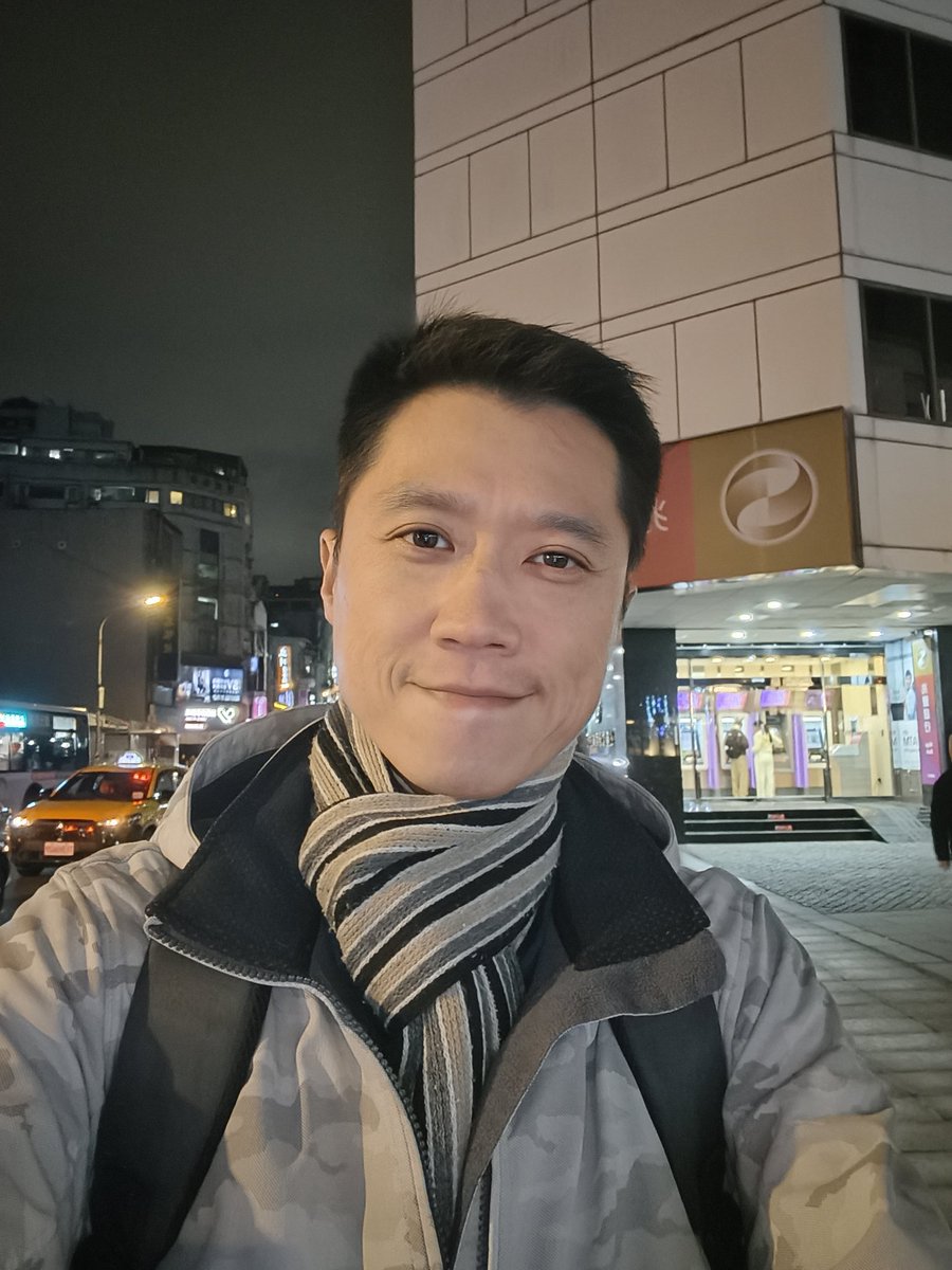 千山萬水沿路風景有多美，也比不上在你身邊徘徊。