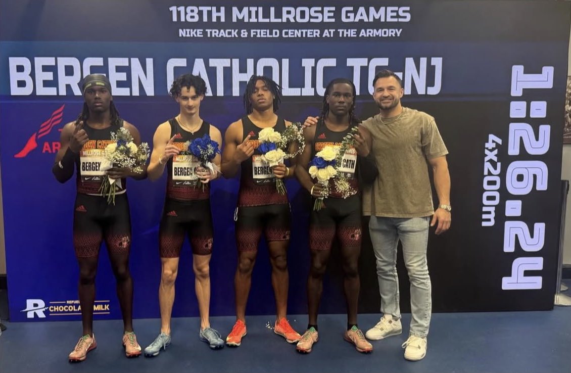 Twin_Ghost09's tweet image. Millrose Games 4x2 Champs🥇
@twinghost2k with DAWG finish!!!
#MillroseGames #StateRecord (1:26.24)

@milesplit @KinslerLatish @AlphGhost @On3 @247Sports @bccoachvito