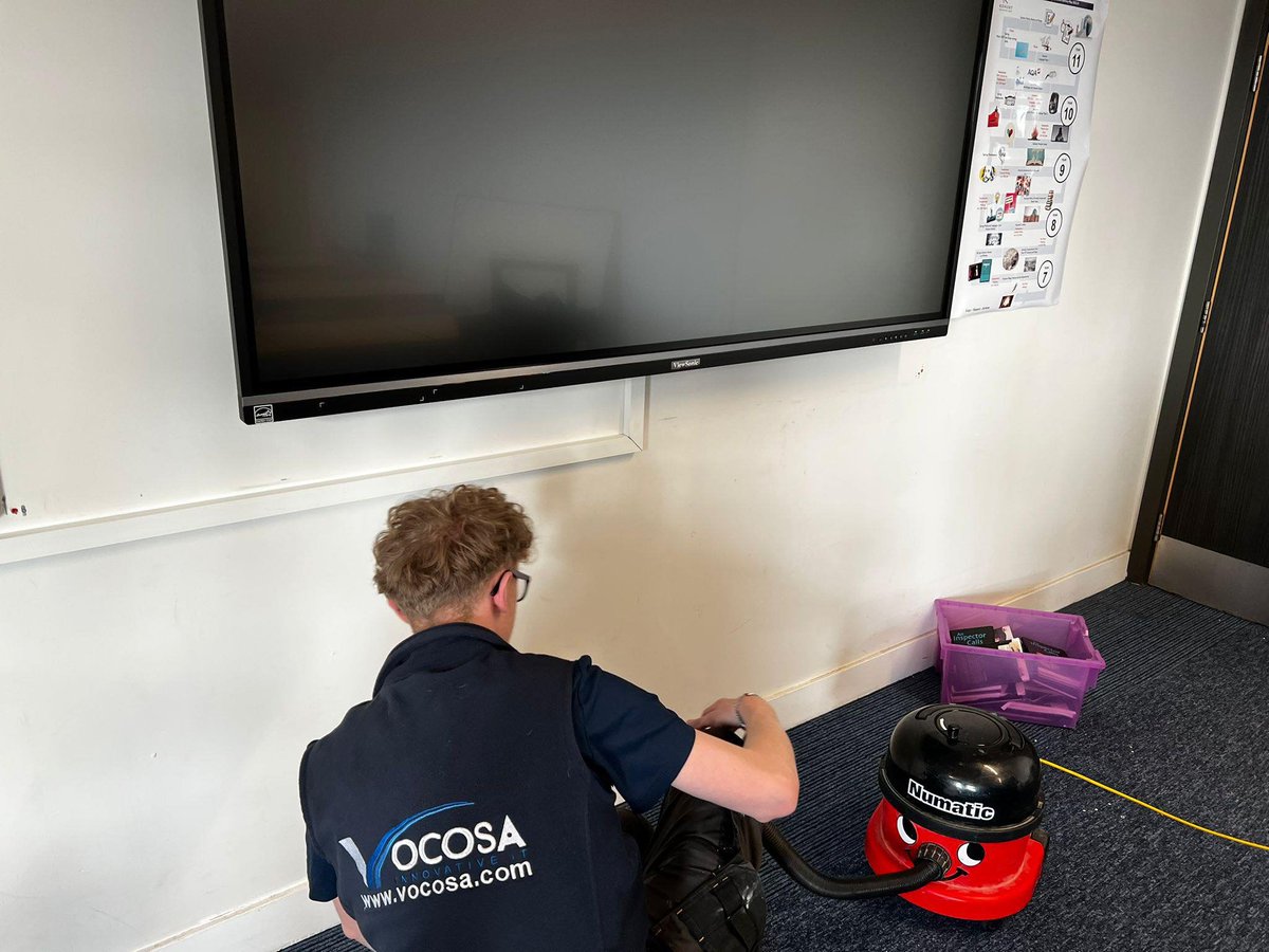 Vocosa IT tweet media