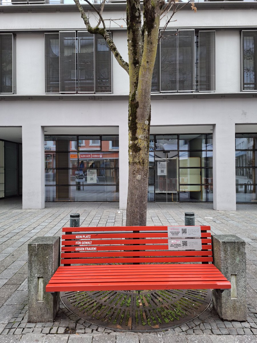 KEIN PLATZ FÜR GEWALT GEGEN #FRAUEN!!!

Wir bedanken uns für dieses deutliche Statement vom #Frauenhaus in #Lörrach ❤️

#Frauenrechte #Menschenrechte