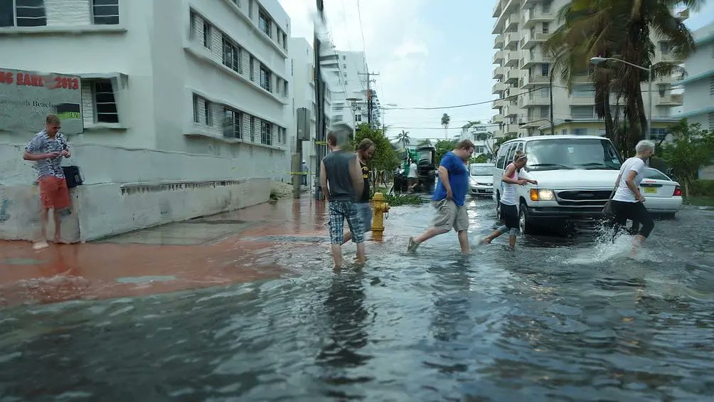 stevewright64's tweet image. While municipalities are racing to harden systems while building and rebuilding for resiliency, post-Covid stimulus and infrastructure funds are drawing down.
#RiskMitigation #Infrastructure #ClimateChange #SeaLevelRise #SouthFlorida #funding #cities #urban #UniversalDesign 
2/3