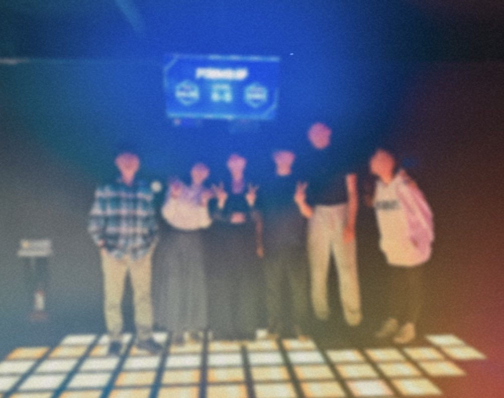 我是閃動格子戰神 o(｀ω´ )o
感謝朋朋們實現我的願望清單！！
流太多汗直接脫到剩運動內衣在玩ㄏㄏ
早上腰還痛到要貼撒隆帕斯
年紀到了隨便運動骨頭都要散了……