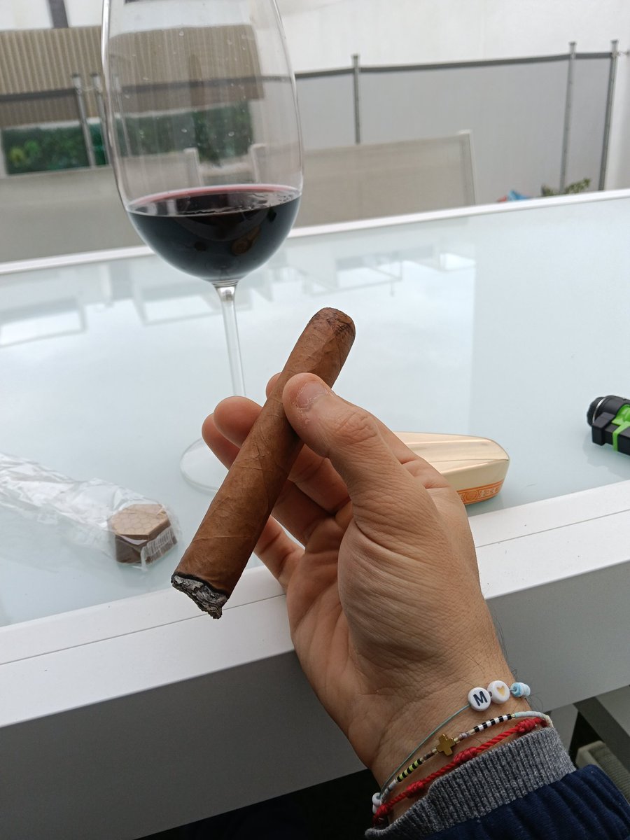 Lunes de puente, habanos y ribera