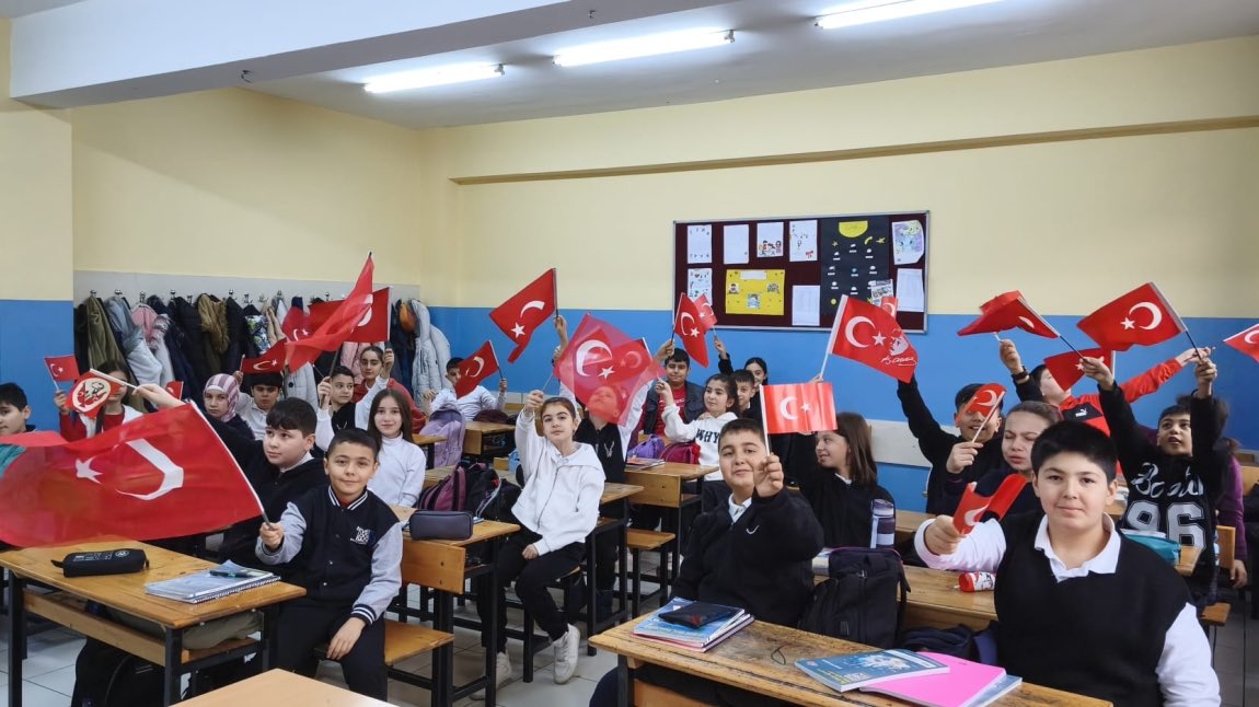 YavuzSSO's tweet photo. İlk dersimiz:Bayrak Sevgisi

https://t.co/n6WMrAjpUr https://t.co/1ySVbGvXHF