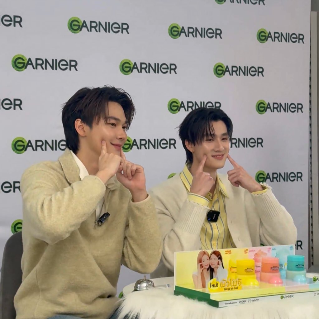 chocominttto's tweet image. 190cm boyfriend with his ¹⁸⁸ ᶜᵐ ᵇᵒʸᶠʳᶦᵉⁿᵈ