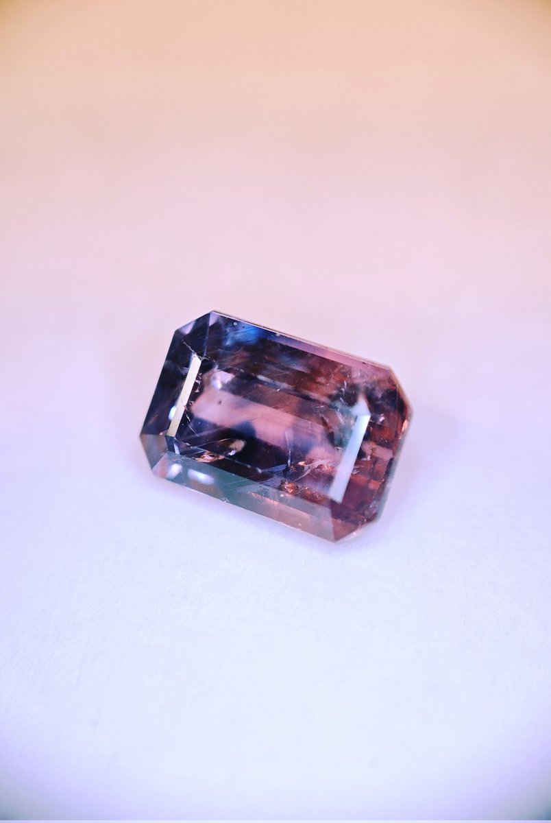 愛しのウィンザーサファイアだけ見てってくれよ…… ウィンザー鉱山産の