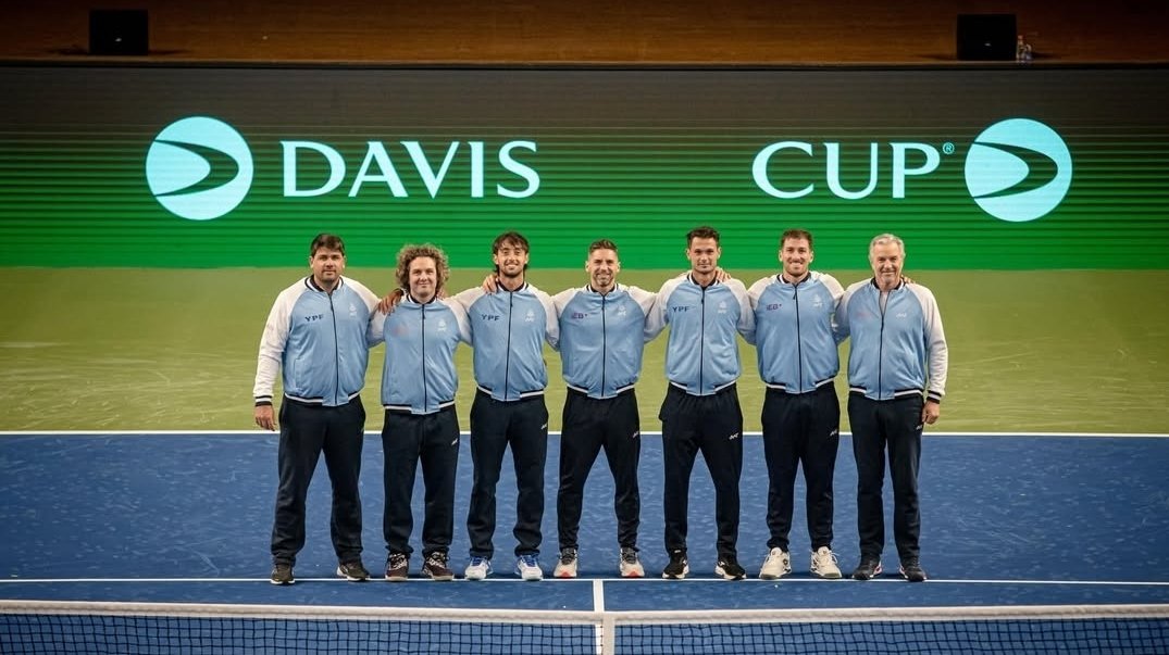 El equipo argentino ya está completo en Busan 🇰🇷 para jugar la primera serie de la Copa Davis 2026 💪
▶️ Viernes 6 y domingo 8 Qualifiers I
#TenisArgentino #AATenis #VamosArgentina
