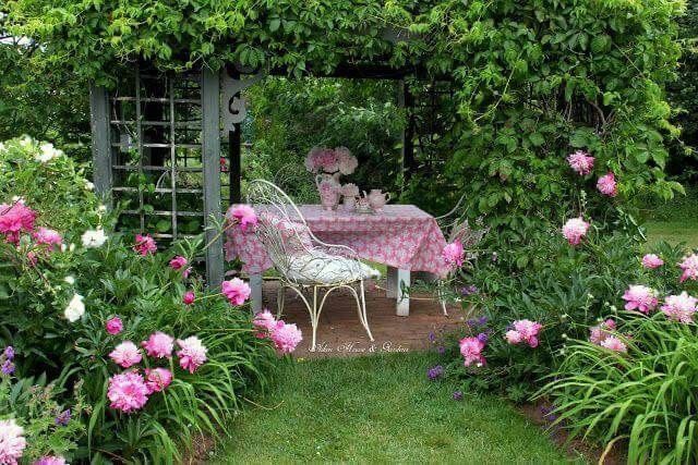naturaholic's tweet image. gardens surrounded by flowers