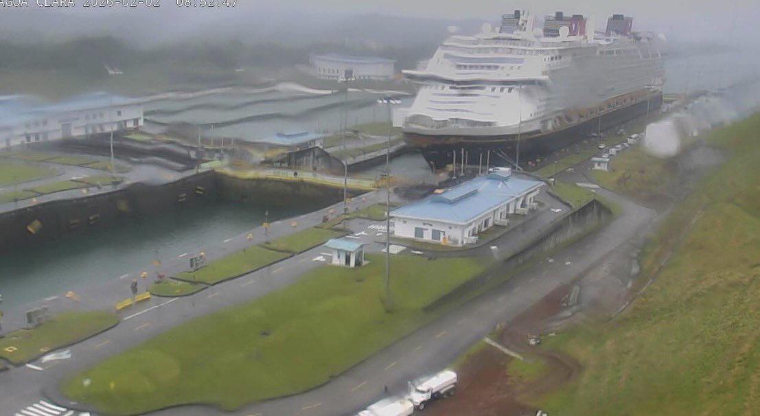 I have checked everywhere to see if I can prove this image is AI generated…zero luck…  #Adventureisbigbutalsoskinny