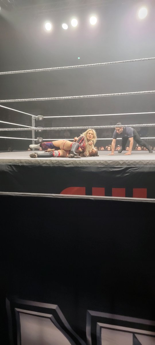 ___J_MAC___'s tweet photo. @karmen_wwe Thank you for a great show!  We really enjoyed meeting you at the meet and greet.  Fans for life! https://t.co/onZjIKomwy