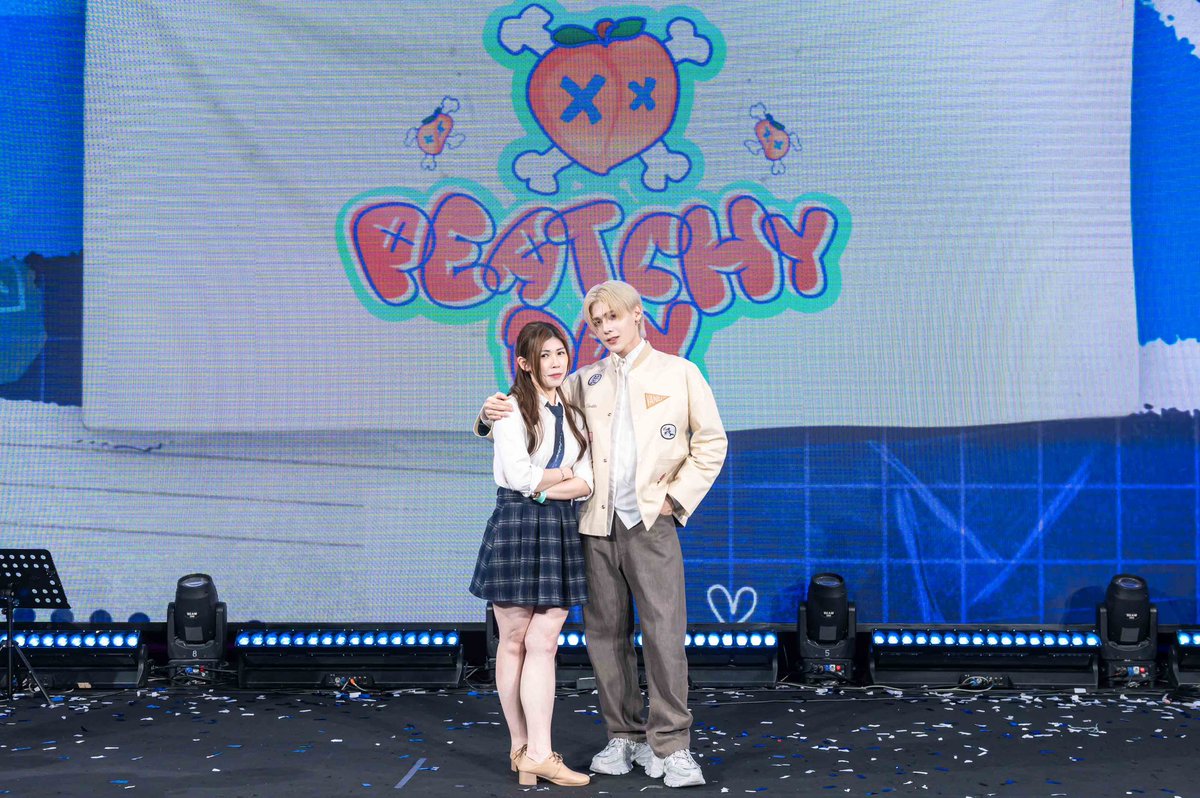 soso50125557's tweet image. He knows I prefer cool or 'normal' over cute🤭
Finally I can find myself in his Birthday 💙

#PEATCHYDAY
#Peatwasu #CaptainPeat #BabyFeat