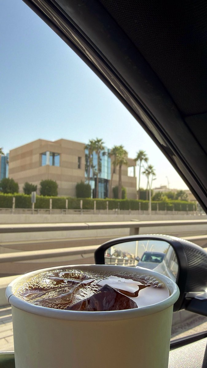 wxvrii's tweet photo. Back to reality 👩🏼‍💻📚😪 https://t.co/IVkxTRvY7d