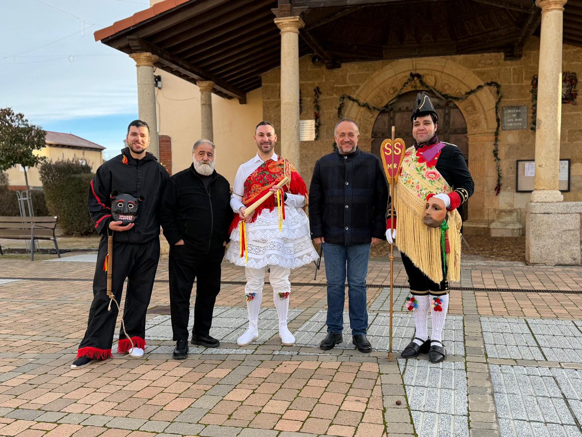 diputacionleon's tweet image. 📺 El presidente de la #DiputaciónDeLeón, @courel1966, ha participado en #ElArcón de @Cyltv, dedicado a Laguna de Negrillos, sus tradiciones, el Corpus, San Sebastián y a la figura de Don Suero de Quiñones.

▶️ Puedes verlo aquí: cyltvplay.es/visor/programa…

@JavierPerezARGI