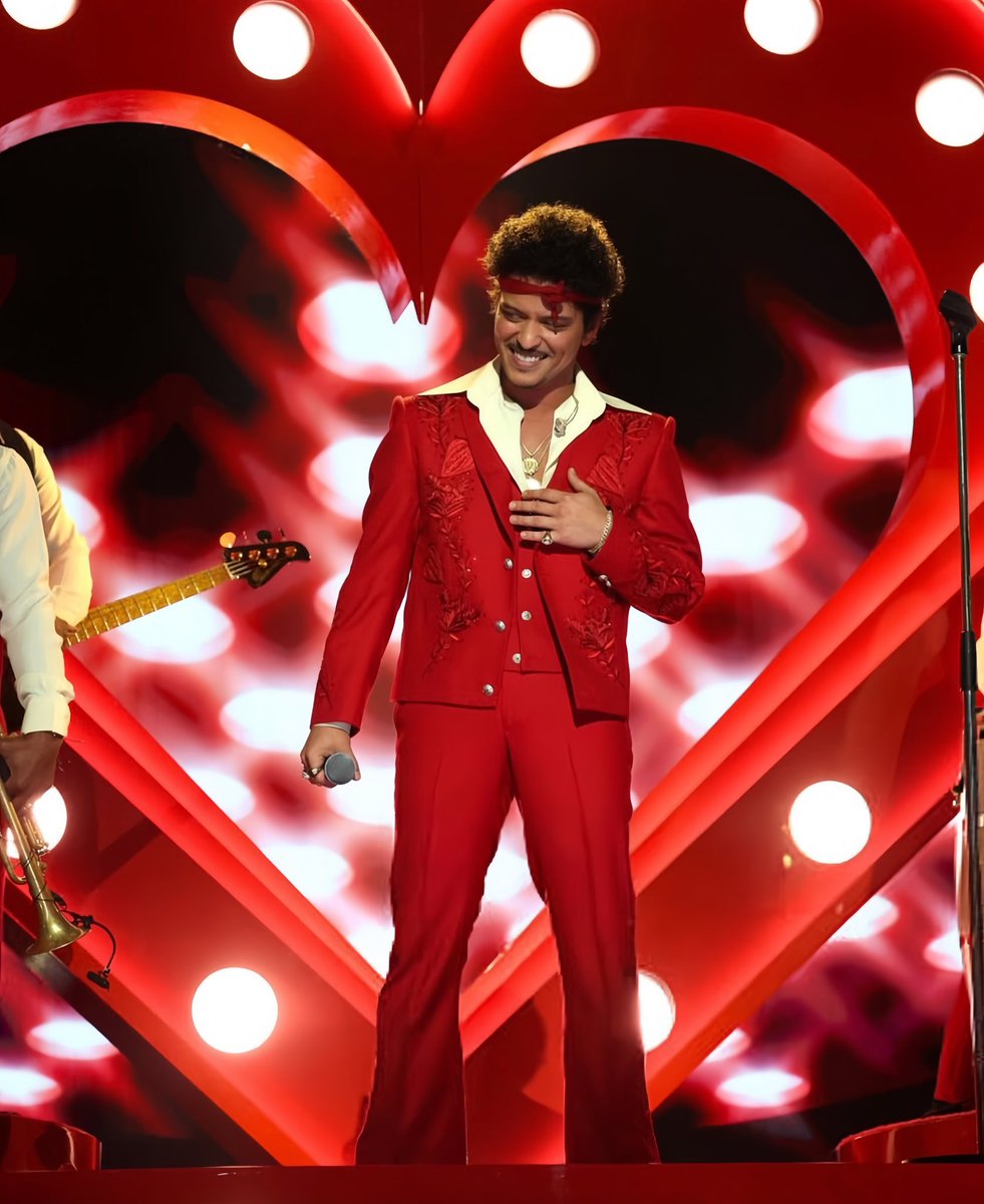 Lay 🌹 tweet media