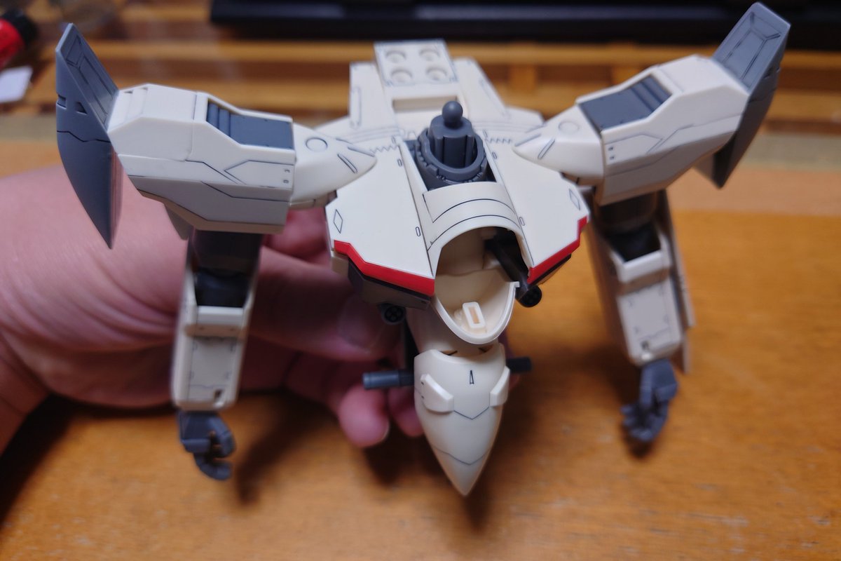 暫く放ってたYF-19を久々に進めた これまぁまぁクセあるなw