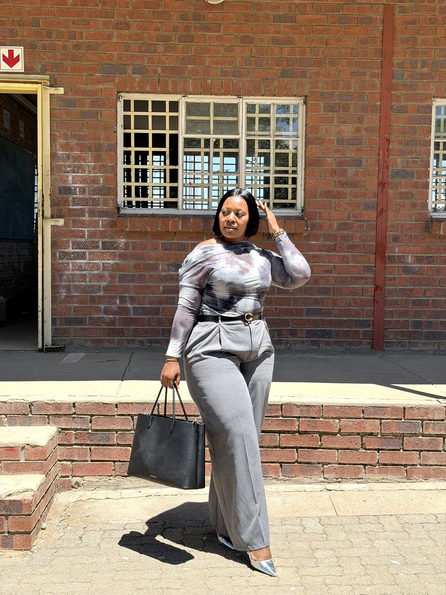 Monday teacher edition OOTD. 🤍👩‍🏫