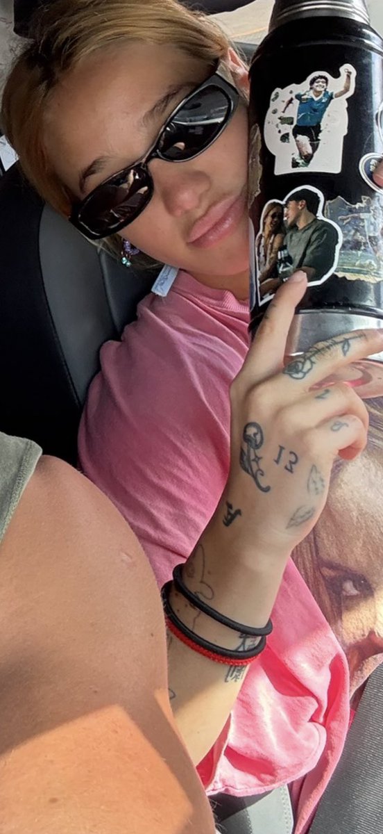 listo ya estoy en paz no jodo más
 tiene la pulsera ❤️