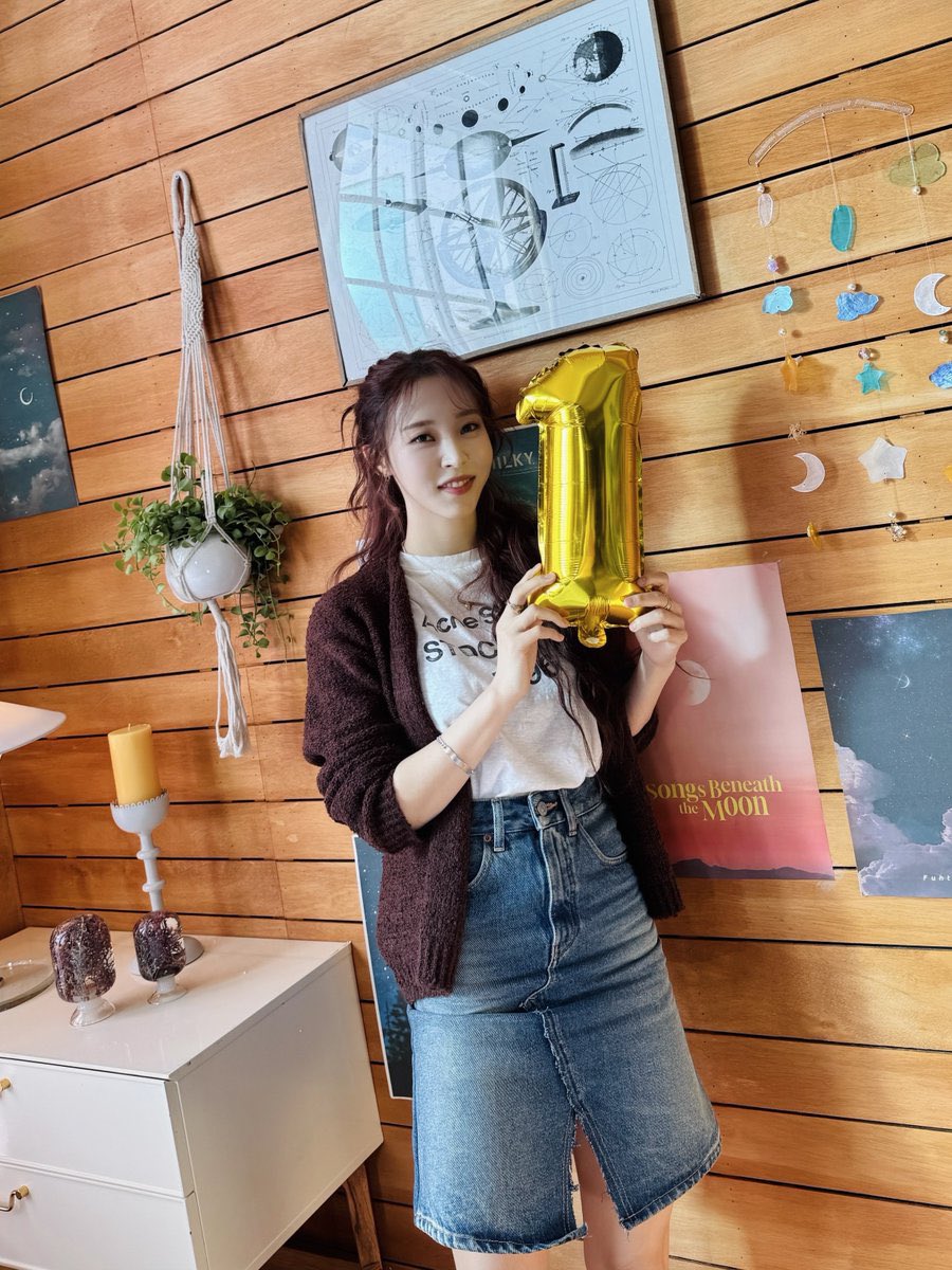 【拡散希望】
2/5にイルデ1周年を迎えるビョリちゃんをお祝いする為にハッシュタグを準備しました!!
下記のハッシュタグを使い1周年記念を一緒にお祝いしてくださると嬉しいです🥳🎉

🏷️2/5 AM0:00(JST)～スタート🐹
#/びょりちゃん日本デビュー1周年おめでとう
#/Moonbyul_JapanDebut_1stAnniversary