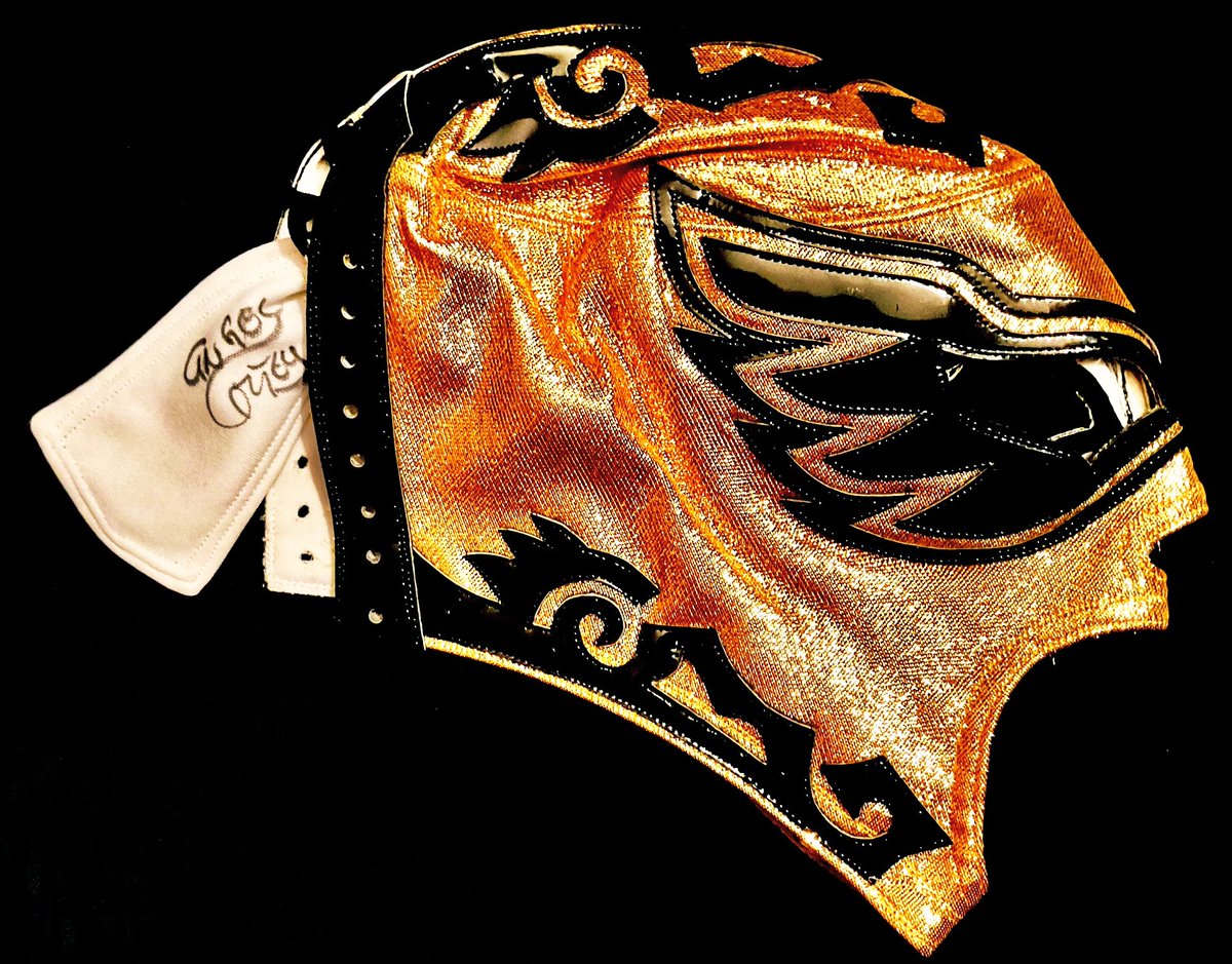 Angel Azteca black and gold mask. This mask was made by Angel Azteca. #AngelAzteca #LuchaLibre #QEPD
