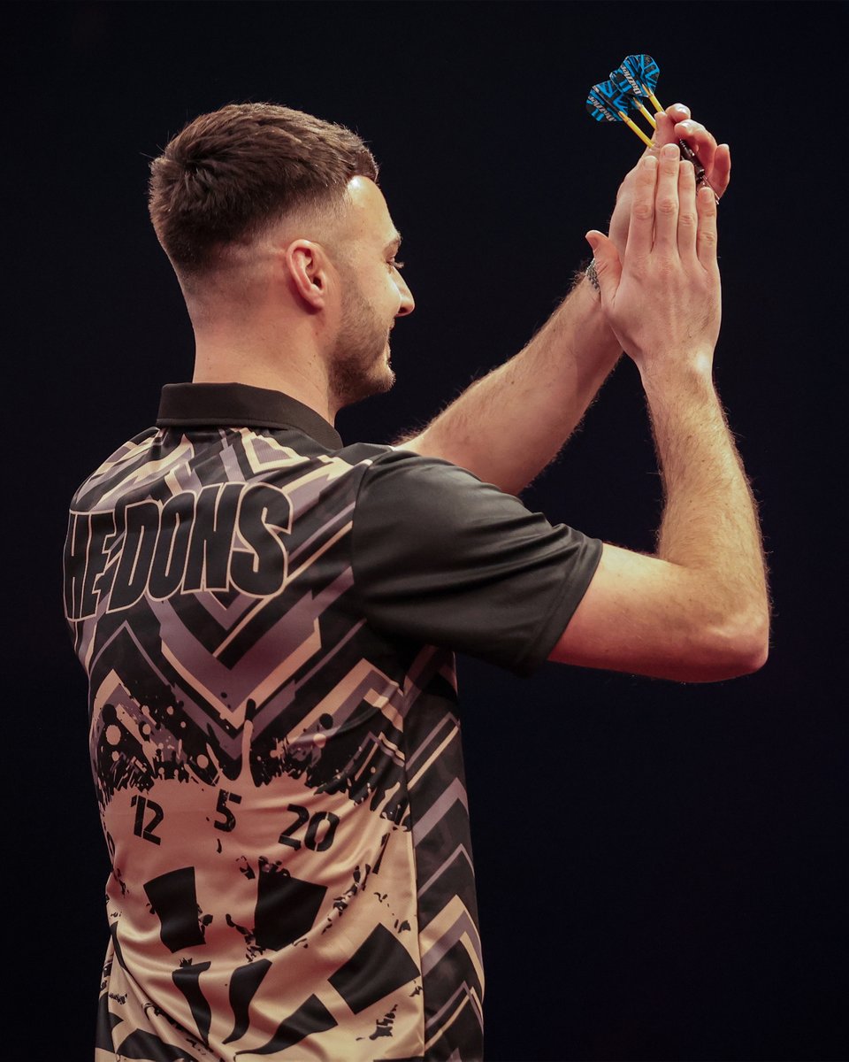 Dons at the darts… 🎯

The lads stepped into the Oche at the <a href="/Winmau/">Winmau</a> World Masters at Arena MK last night, with Aaron Collins coming out on top in a 9-dart challenge!

#COYD