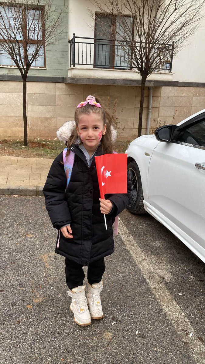 1/F sınıfımızdan Kumsal İkra Kayabaş'ateşekkür ederiz...
Harikasın 👏👏👏👏
#bayrağım #bayrak #bayrakaşkı 
Sarsılmaz Yarınlar İçin...
#yaşayanokulgüneykenti̇lkokulu 
<a href="/elazig_valiligi/">T.C. Elazığ Valiliği</a> <a href="/tcmeb/">Millî Eğitim Bakanlığı</a> <a href="/elazigmem/">Elаzığ İl Мillî Eğitim Müdürlüğü</a>