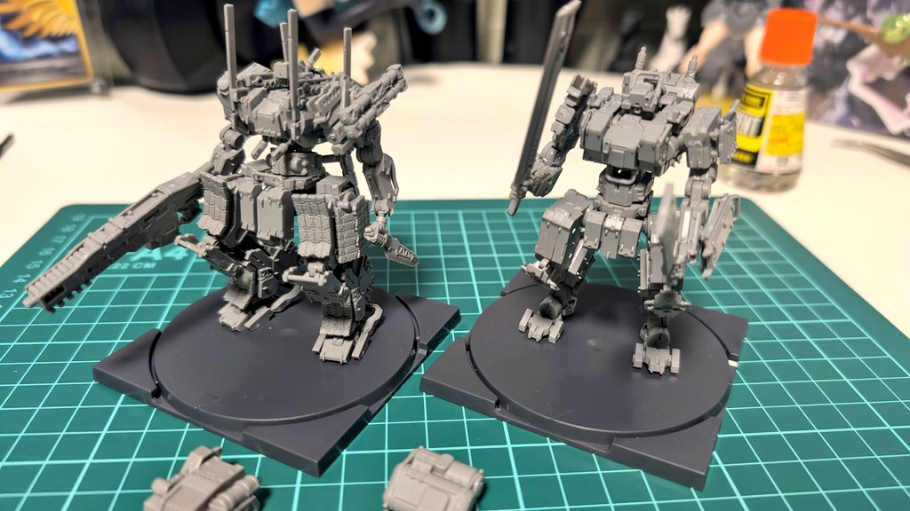 進捗 とりま2機分のパーツは組み立てたんだが、これ5機分あるってマ？！