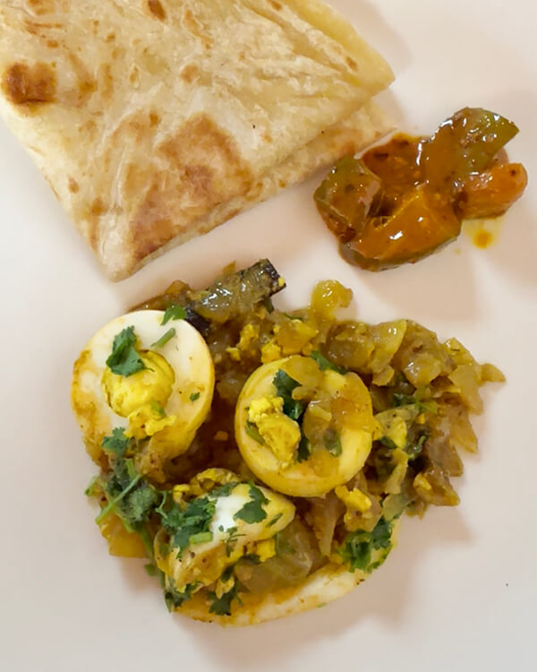 Need an easy fix for Monday night dinnner? Try this Egg Bozaar - a spicy Kokni dish made with boiled eggs and onions. It's comforting home food that’s quick to make but still feels like you made an effort.
👉 hungryforhalaal.co.za/2026/01/egg-bo…

Comment below if this is your kind of food😄