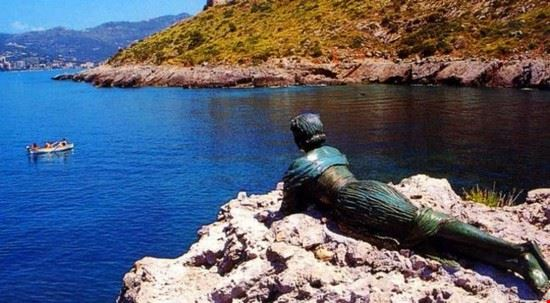 MLFranciolini's tweet photo. La Spigolatrice di Sapri (in mem. della spedizione di Carlo Pisacane)
Eran trecento, eran giovani e forti,
e sono morti.
Me ne andava al mattino a spigolare
quando ho visto una barca in mezzo al mare:
era una barca che andava a vapore, 1/2
#Poetando
#SalaLettura
@SalaLettura https://t.co/eCcJndMFZQ