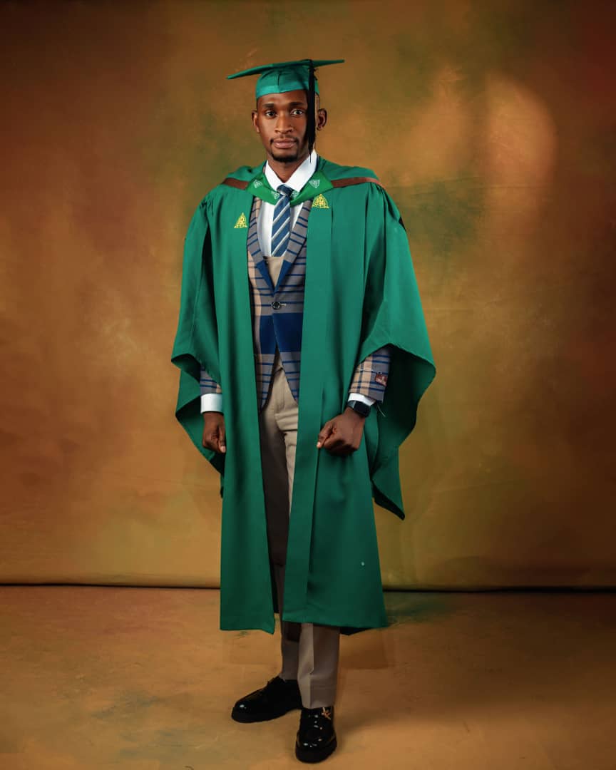 JoeAyoBabs's tweet image. Grateful to be awarded Overall Best Graduating Student, ABU Zaria (BSc. Computer Science) 🎓  CGPA - 4.92.
Thankful to God, my family, lecturers, mentors, friends and coursemates who made this possible.
#ABUConvocation2026 
#ABU45thConvocation
#OverallBestGraduatingStudent
#ABU