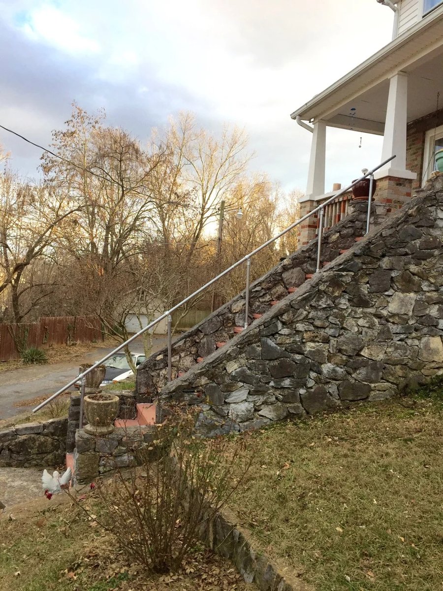 simplifiedbldg's tweet photo. Is it a porch or a deck?

I grew up thinking porches were in the front of your house and decks were in the back of the house.

Is that what everyone else thinks?

Or is my whole life a lie? https://t.co/TXSzPCraFC