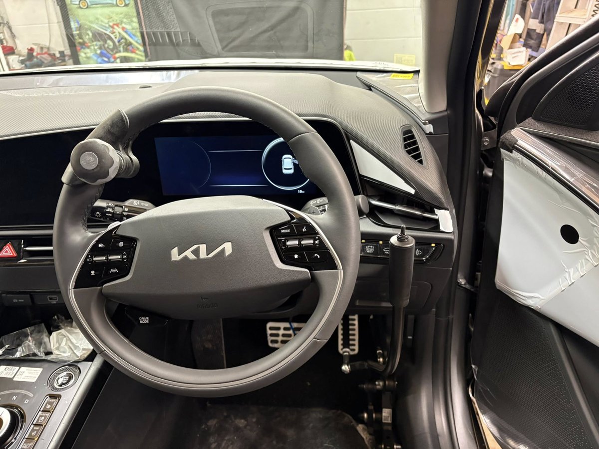 BASNWLtd's tweet photo. 🚗 Just fitted this week: BAS Push/Pull Brake &amp; Accelerator in a Kia Niro! Safe, intuitive hand controls for braking &amp; acceleration. Perfectly suited as our February Product of the Month 🚗

🔗 https://t.co/2QdVKdevOk

#BASNW #AdaptiveDriving #HandControls https://t.co/7kKRWwtNhz