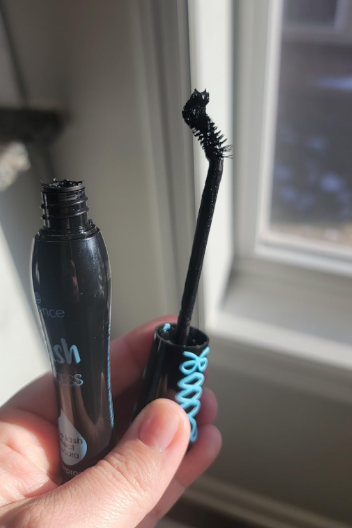 ItalyEstes's tweet photo. Smudge-proof. Waterproof. WOW lashes 💦✨
 essence Lash Princess Mascara (Pack of 3)
🔥 Only $14.97 👉here: https://t.co/66HFQ6GO85

#LashPrincess #WaterproofMascara #BeautyDeals #VeganBeauty #CrueltyFree #MakeupMustHave https://t.co/CeqfENzfSC